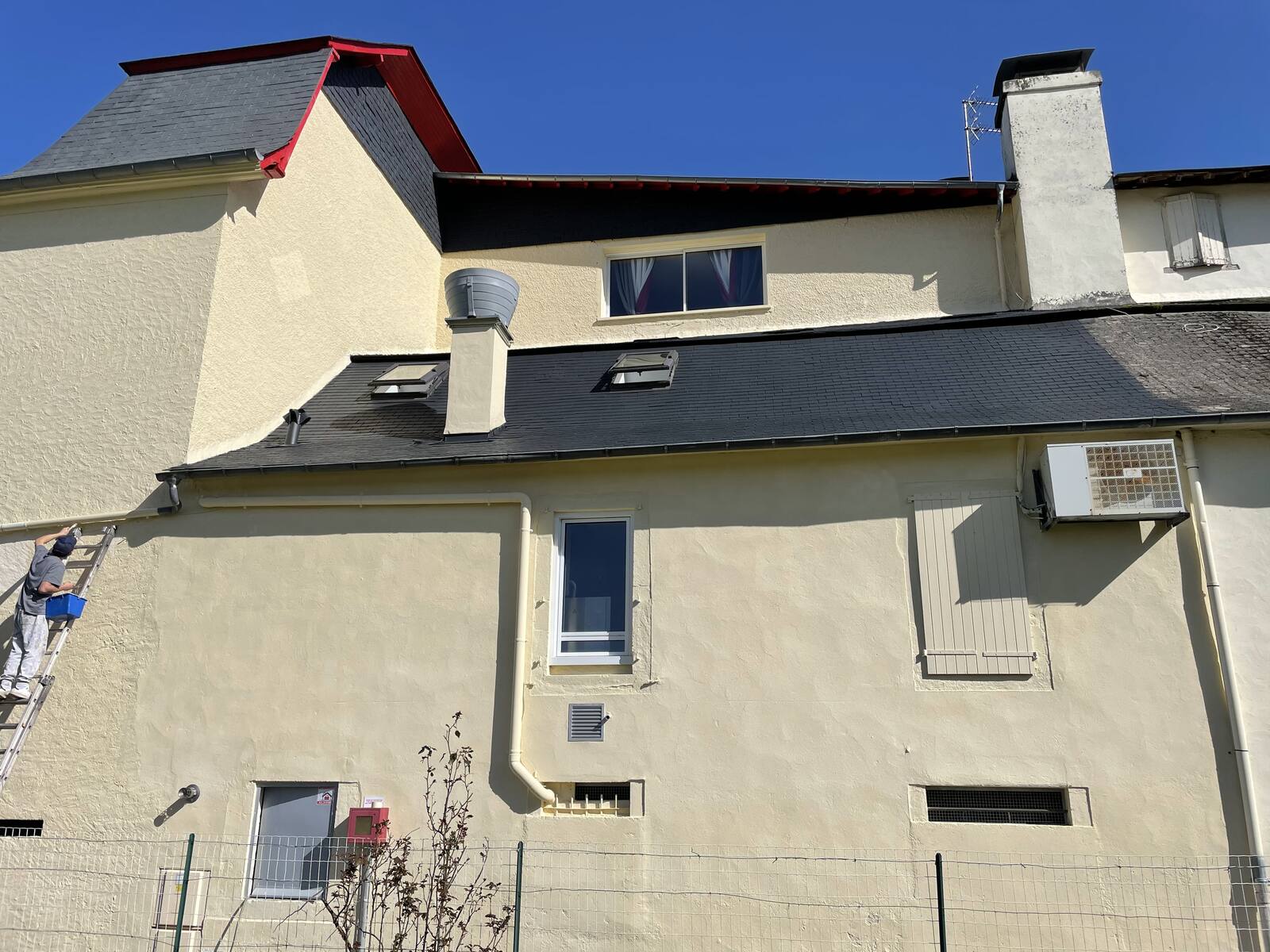 Pignon après nettoyage de façade par Toiture Pro Clean