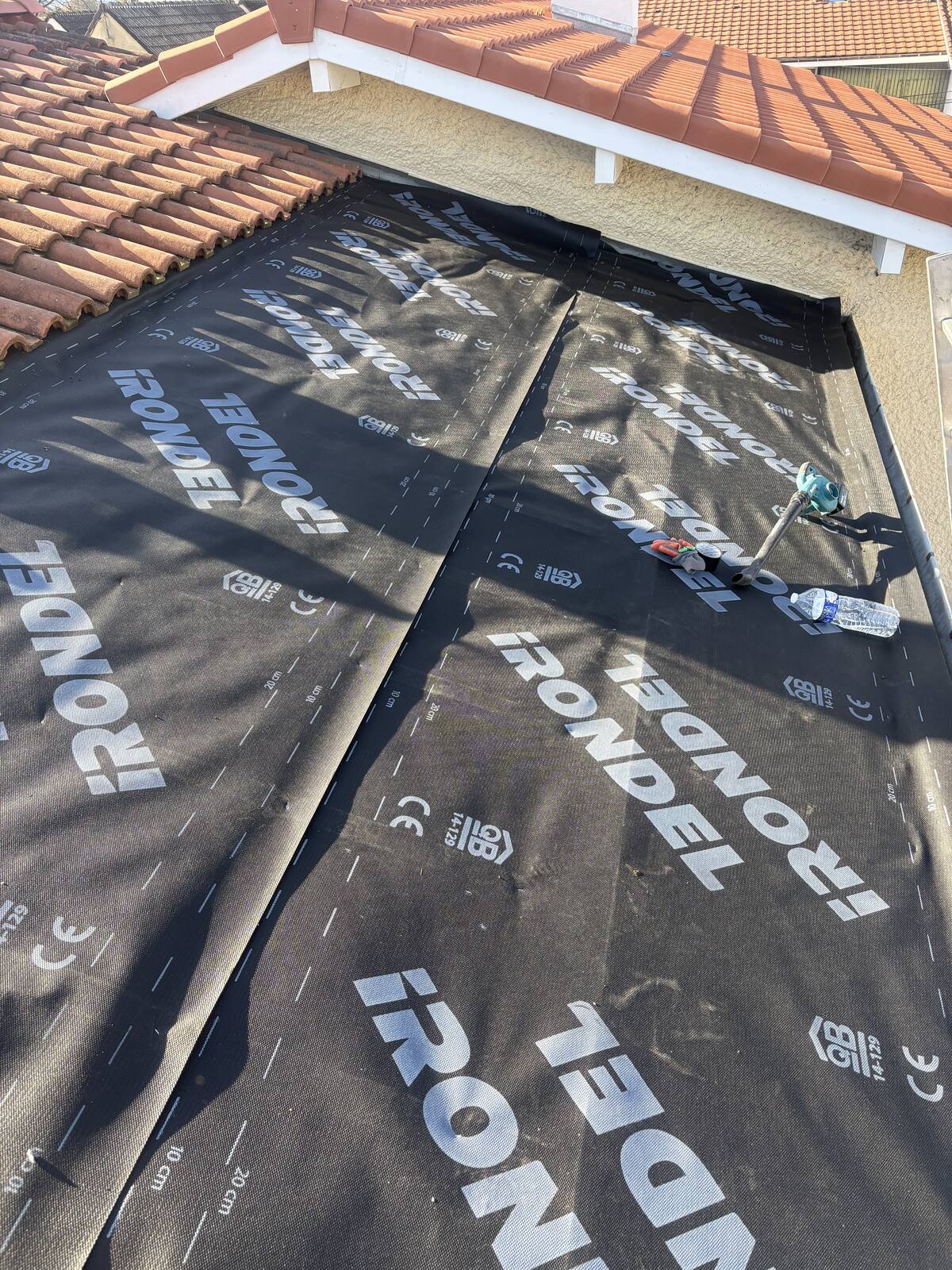 Écran de sous-toiture posé par Toiture Pro Clean